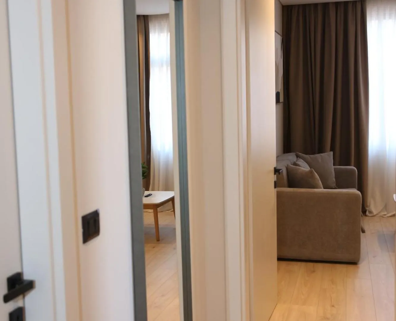 Apartment 1 - City Centre Tirana 0*,